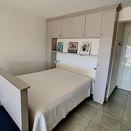 Cannes, 1 Piece, 4 Personnes - Fr-1-470-22